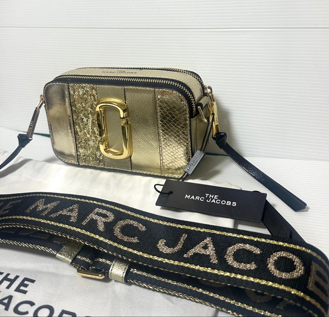 新品◆マークジェイコブス スナップショットショルダーバッグ ストライプゴールド