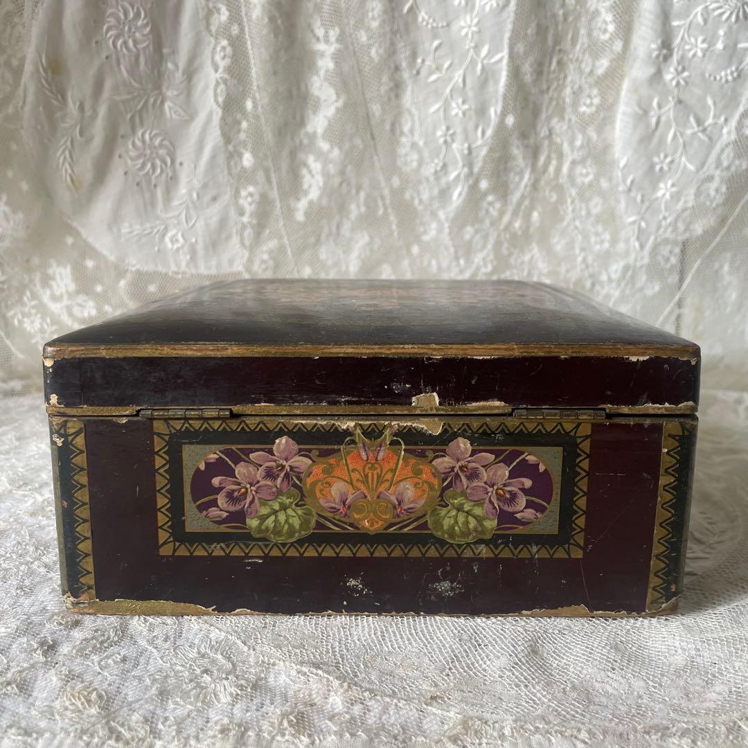 すみれの木製ボックス　スミレ　菫　箱　フランスアンティーク　フランスアンティーク