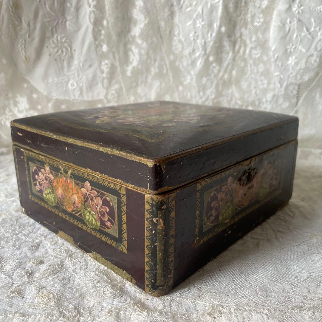 すみれの木製ボックス　スミレ　菫　箱　フランスアンティーク　フランスアンティーク