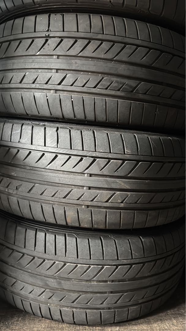 18インチ アルミホイールとタイヤセット