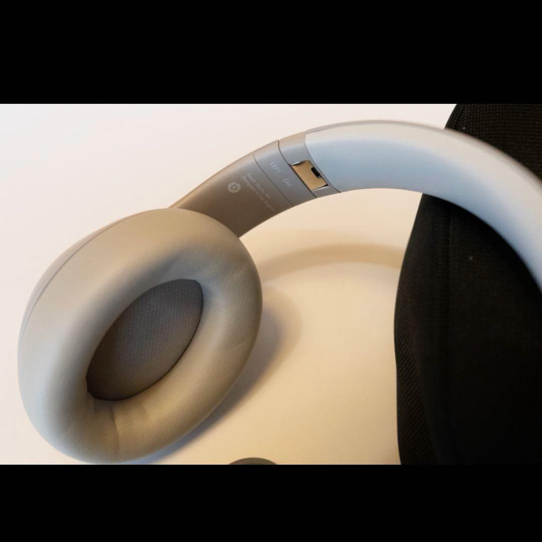 Beats Studio Pro サンドストーン