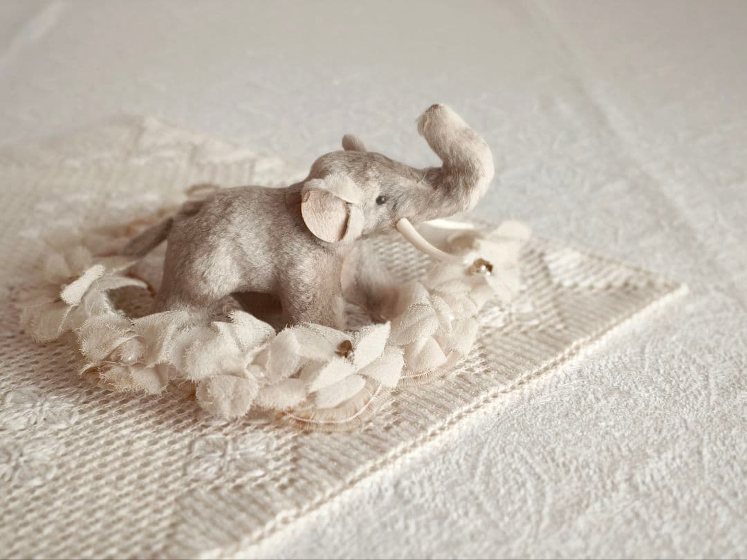 * vintage elephant ❀ * もふもふ 小さな 象さん