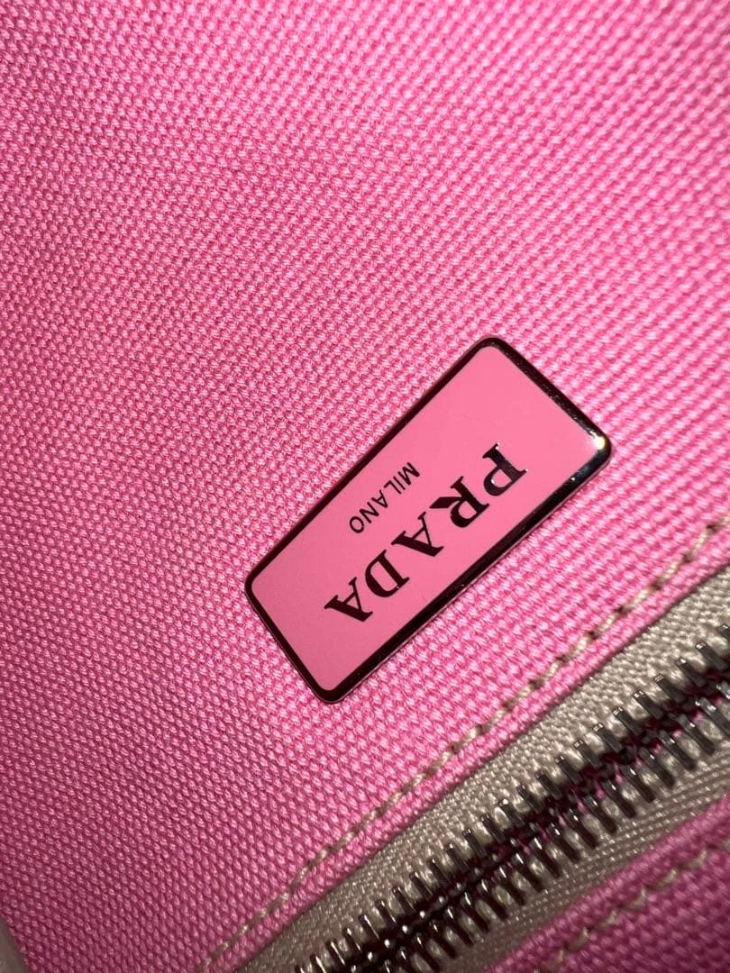 PRADAビーズ装飾ピンクかごバッグ