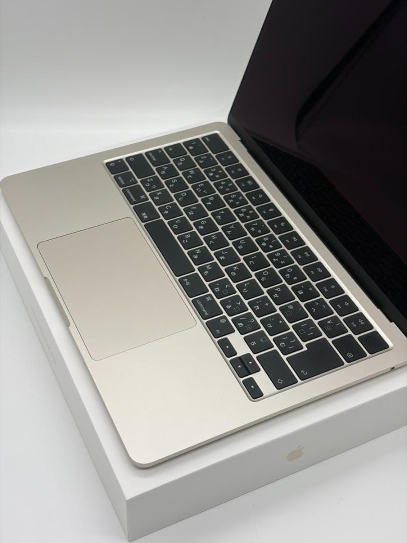 【美品】MacBook Air M2 8GB / 256GB スターライト