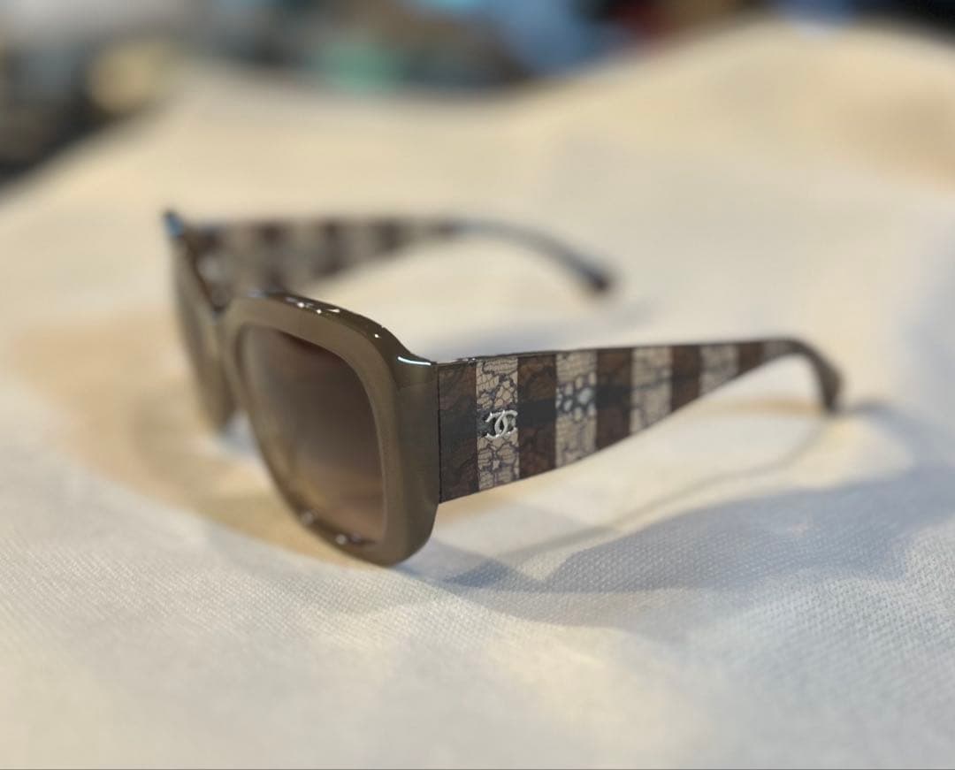 CHANELシャネル　サングラス　レース柄　CCマーク