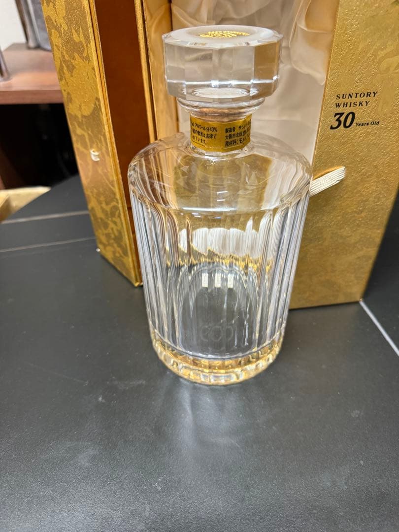 SUNTORY 30年ウイスキー ゴールドボックス　空き瓶