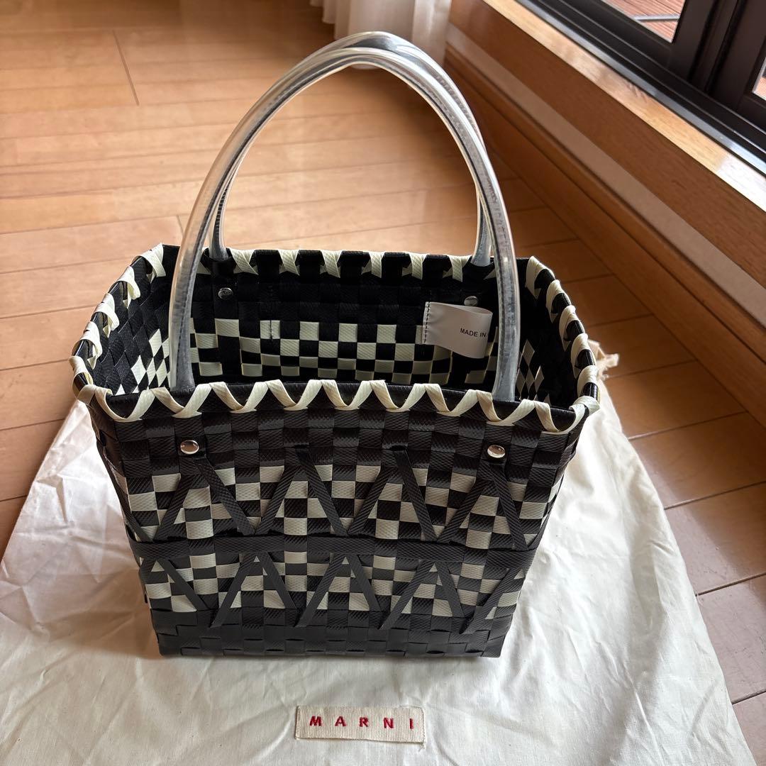 MARNI 「マルニ マーケット」ステンシルかごバッグ