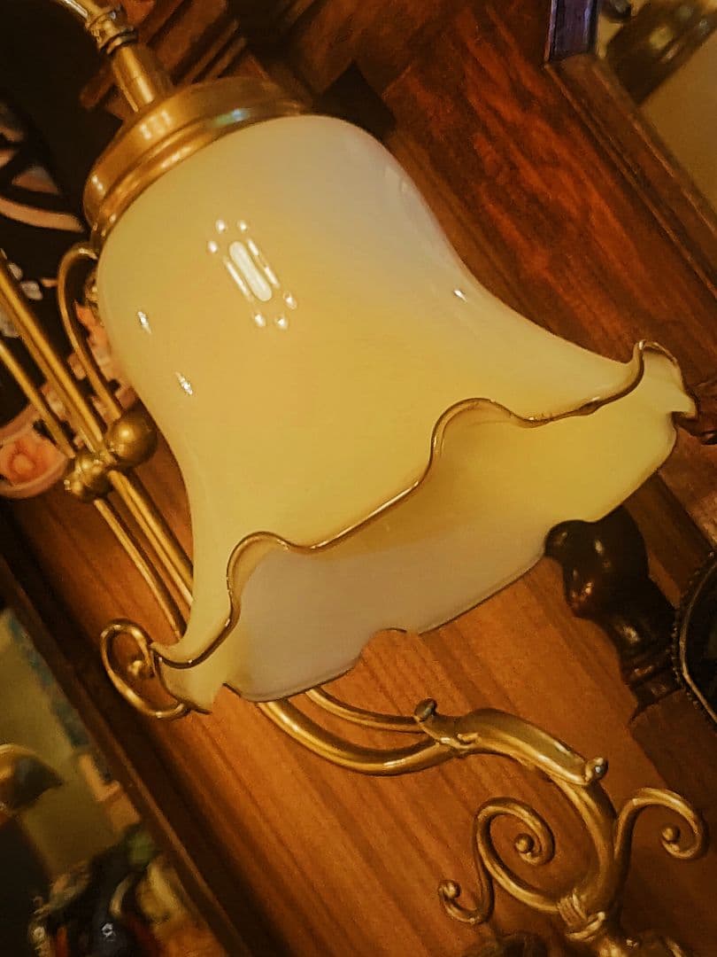 【極美品】ビンテージ　ミルクガラスシェードランプ　真鍮製　６０年代物