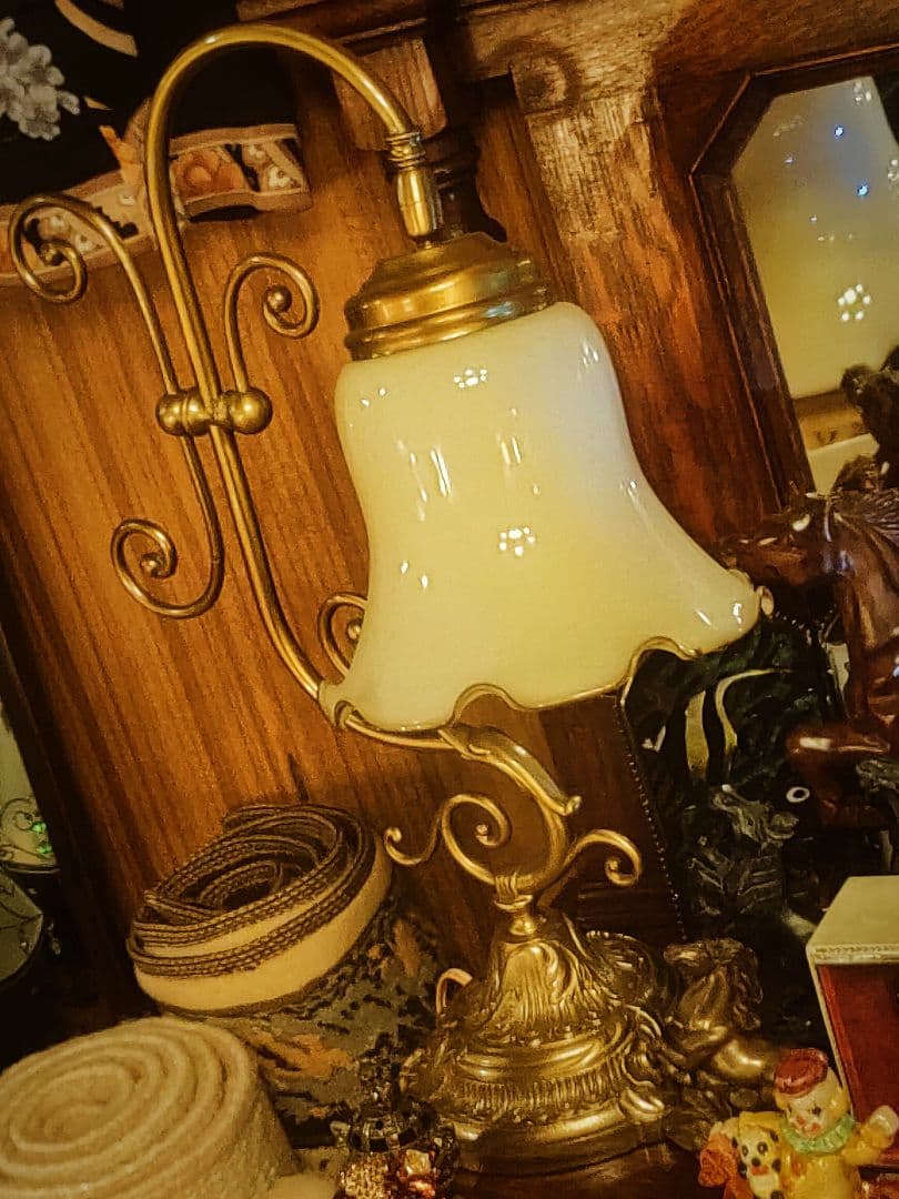 【極美品】ビンテージ　ミルクガラスシェードランプ　真鍮製　６０年代物