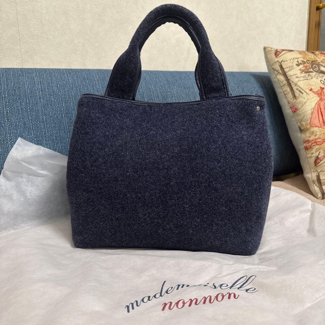 【新品・未使用】マドモアゼルノンノン　イタリア製秋冬ツーウェイバッグ　ネイビー