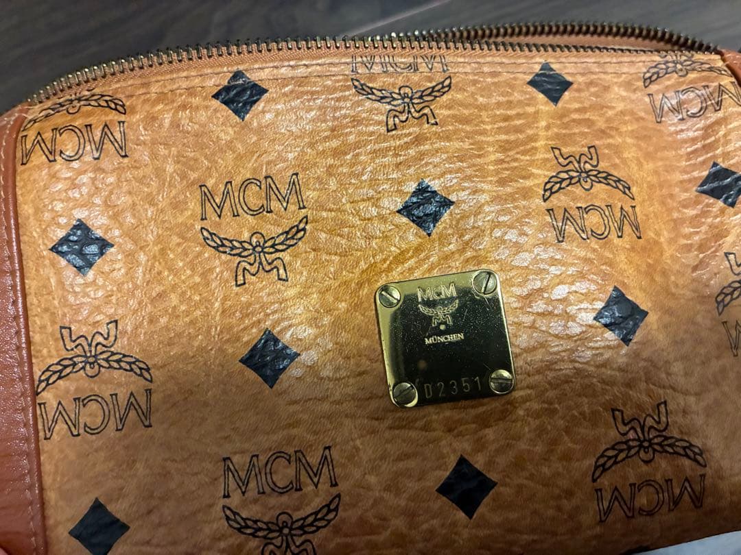 MCM ブラウンレザー ショルダーバッグ