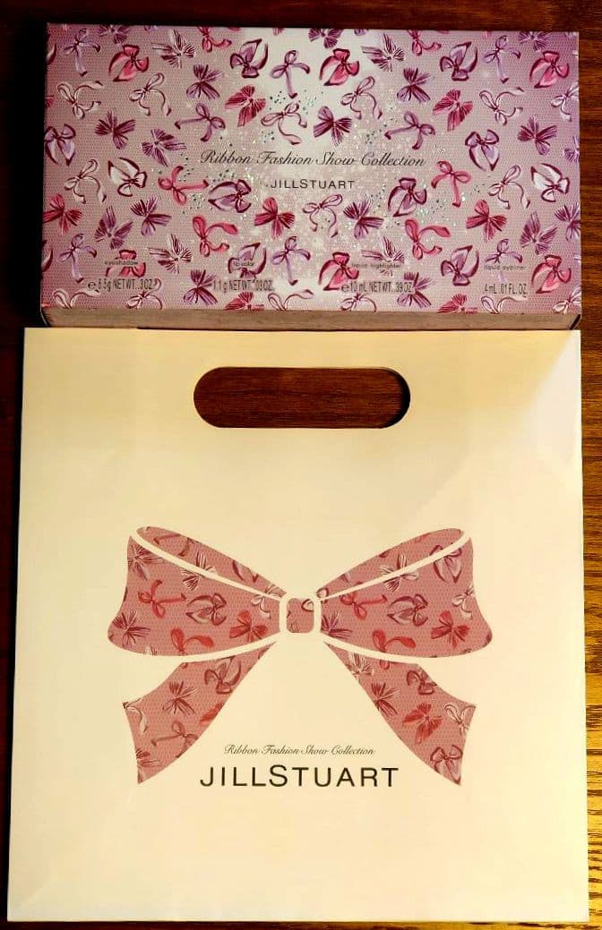 ジルスチュアート　クリスマスコフレ　2025 リボンファッションショー