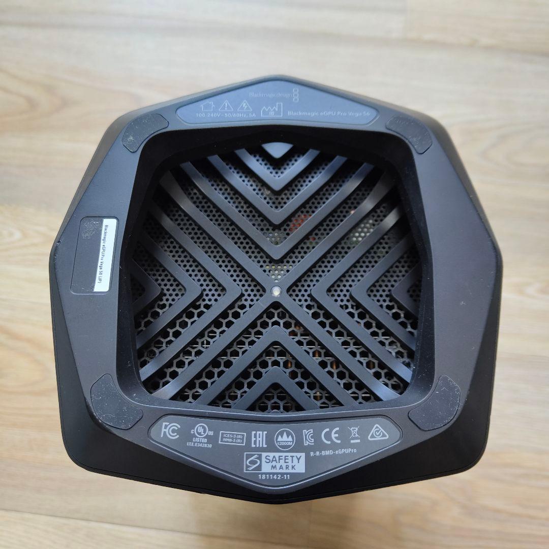 その他 Blackmagic eGPU Pro (Vega56)