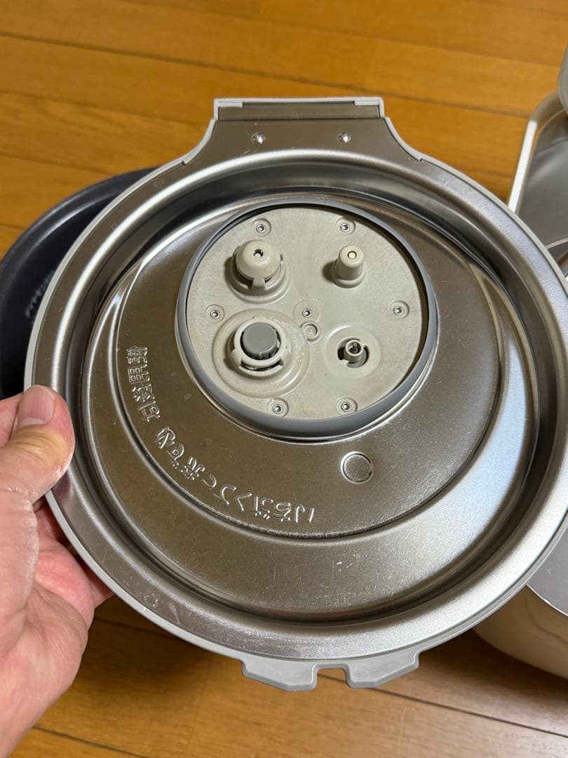 Panasonic可変圧力ＩＨ炊飯器 SR-PW186-W 【Wおどり炊き】