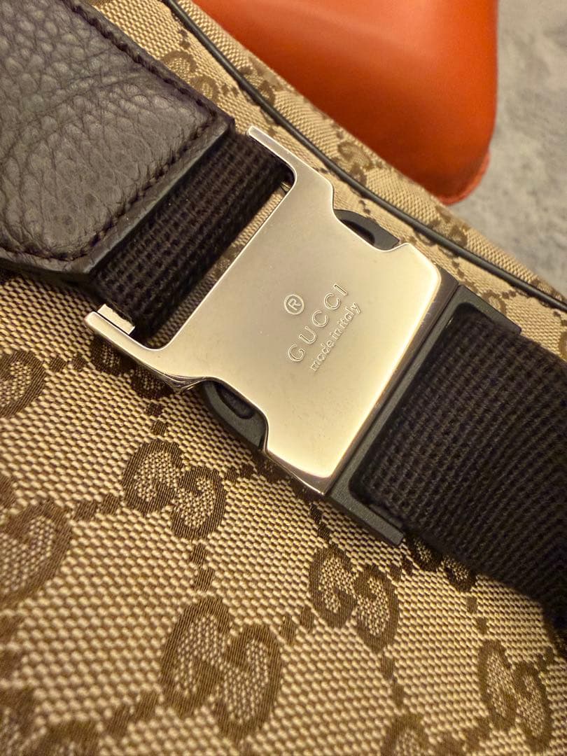 GUCCIグッチボディバック☆GGキャンバス