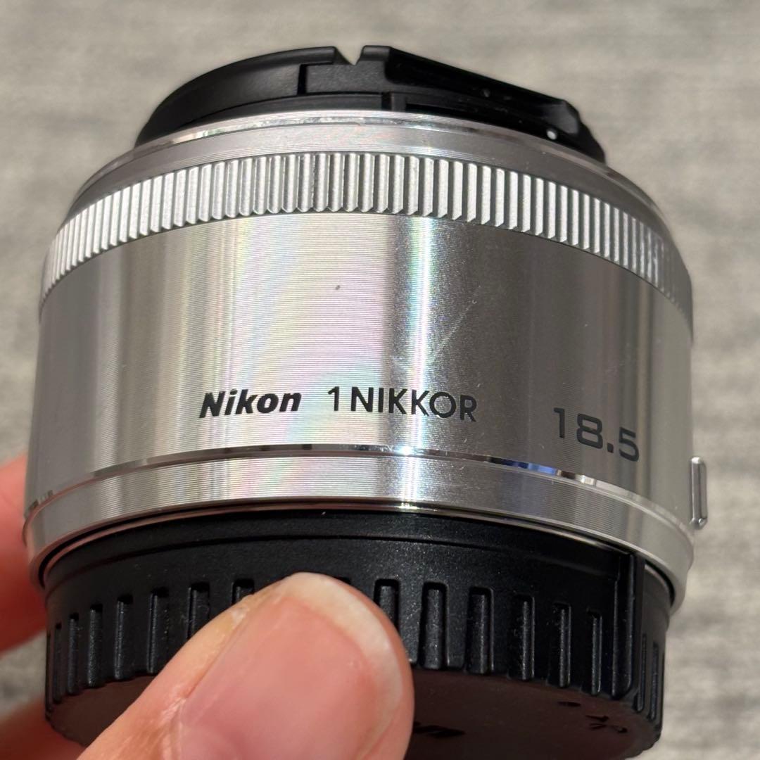 T*i様 Wi-Fi搭載 Nikon 1 j5 ダブルレンズキット　ミラーレス一