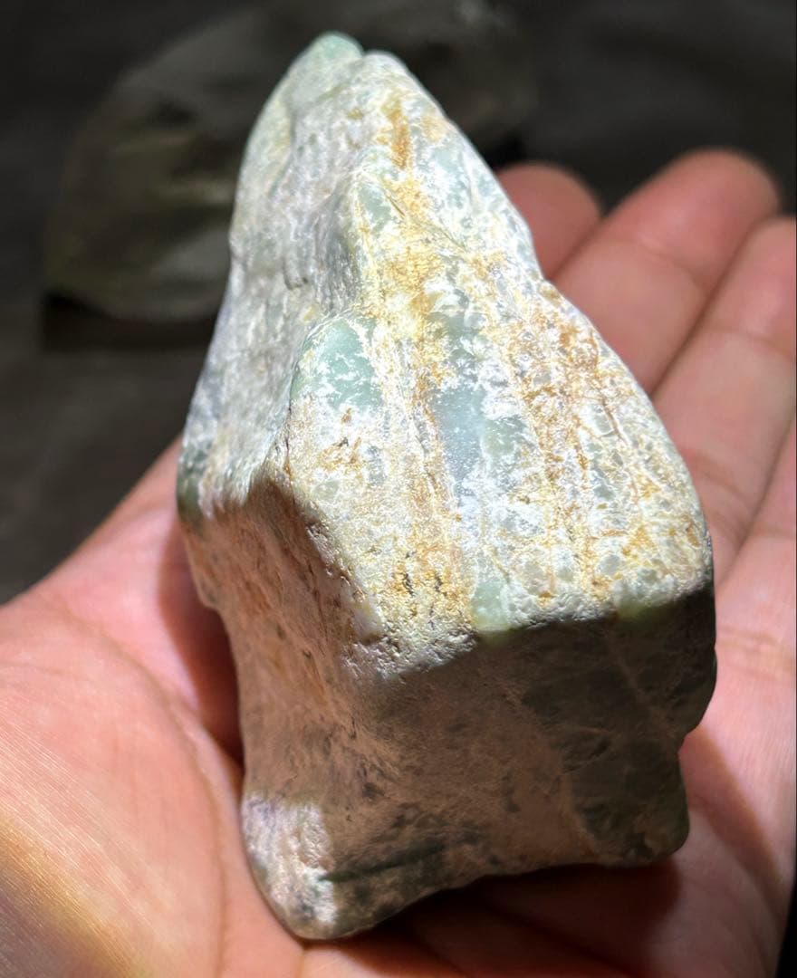 ⭐️別格高級品！来福開運秘宝①！国石！糸魚川翡翠　ジェダイト　原石