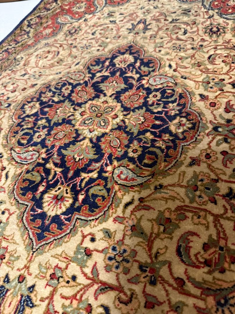 ペルシャ絨毯　　イラン　ウール