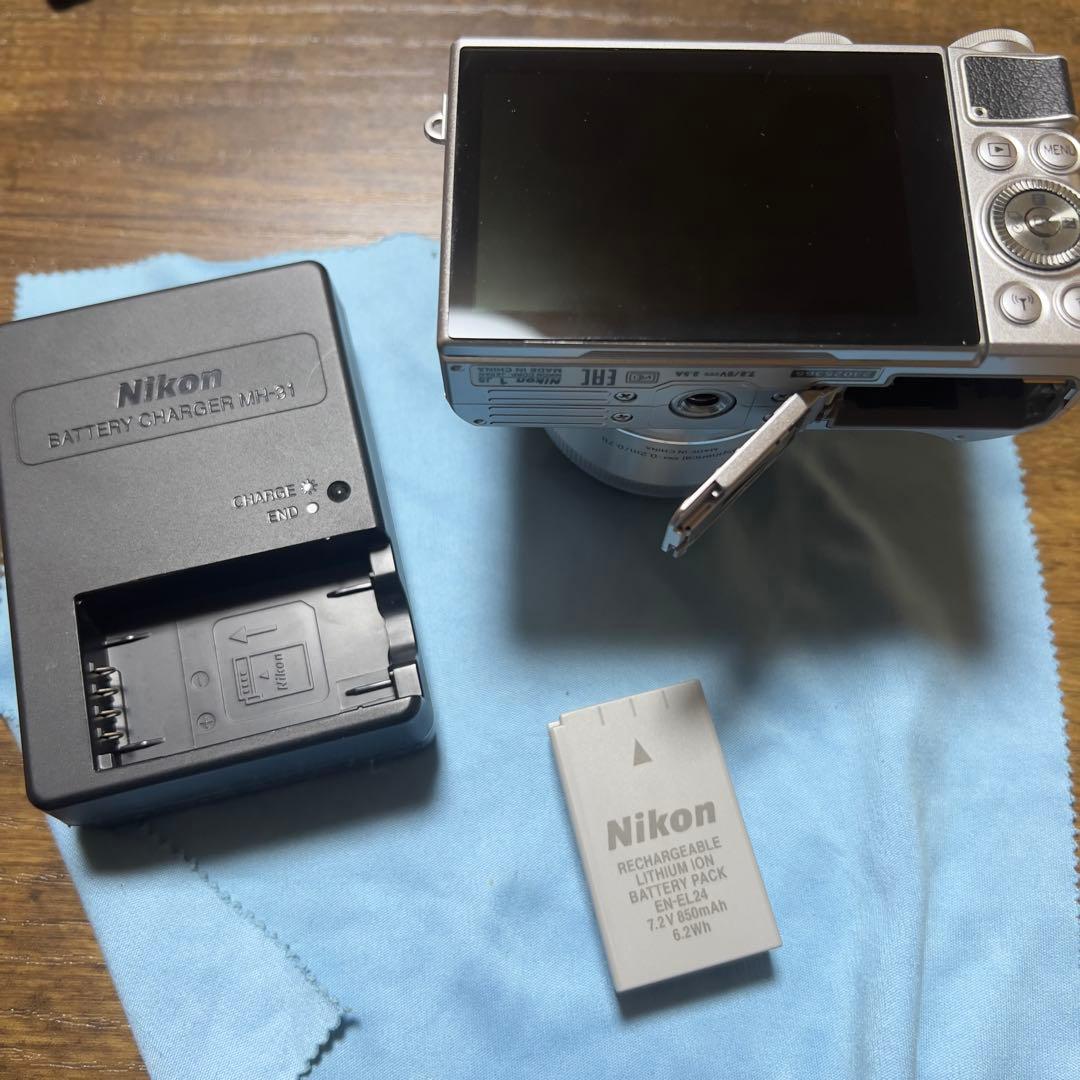 Nikon 1J5 18.5mm単焦点レンズセット　ニコン