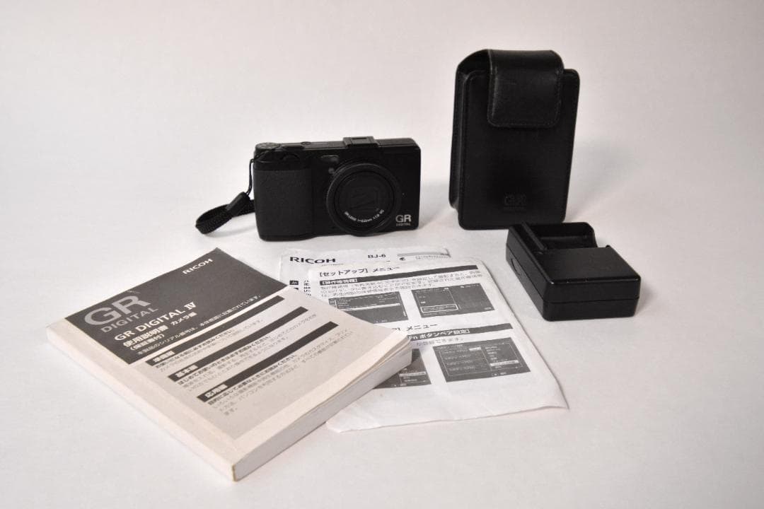 RICOH GR DIGITAL Ⅳ（革ケース・他付属品付）