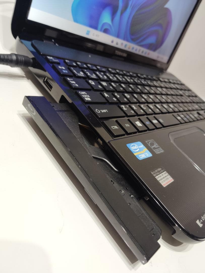 東芝 T552 Win11 i7 8GB SSD500 office2021