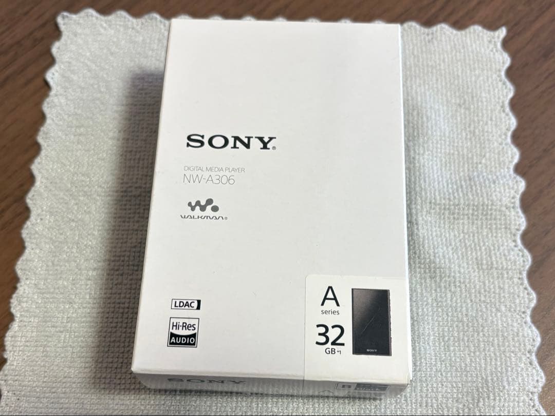 SONY ウォークマン NW-A306 デジタルオーディオプレーヤー　ケース付き
