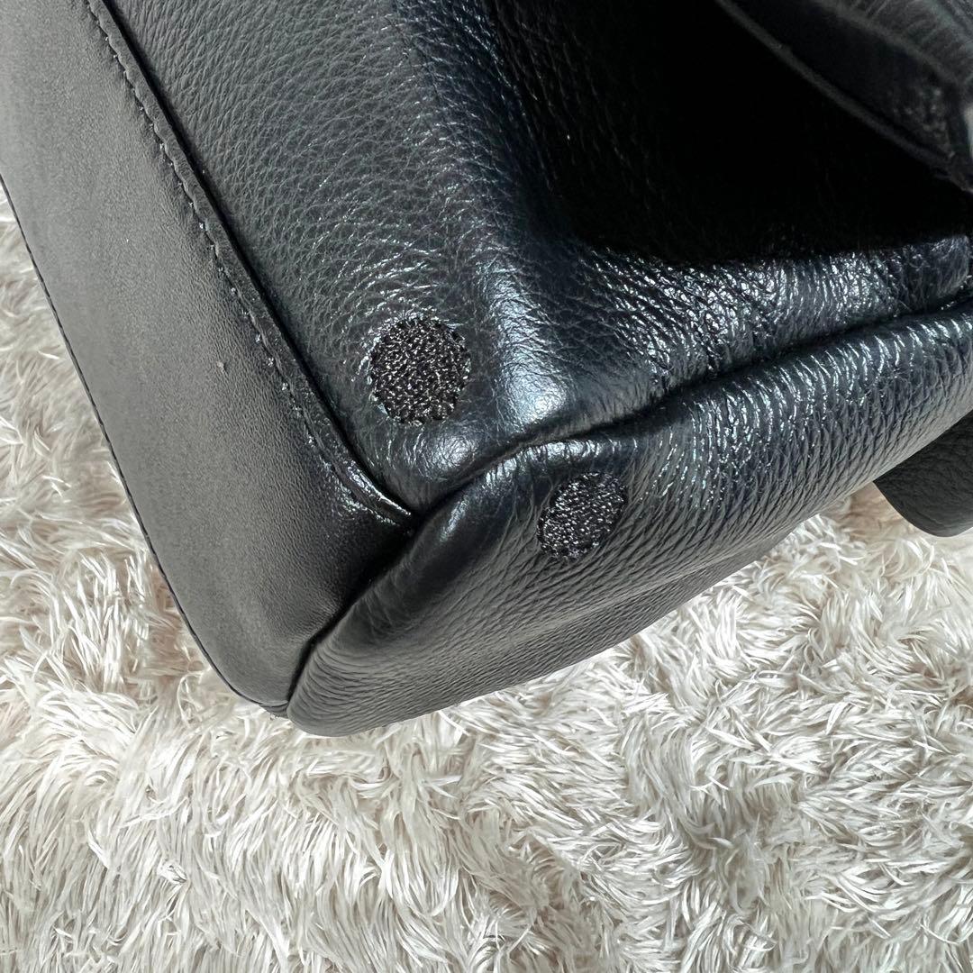 極美品✨　BEARDSLEYビアズリー　ドットボディバッグ　ブラック