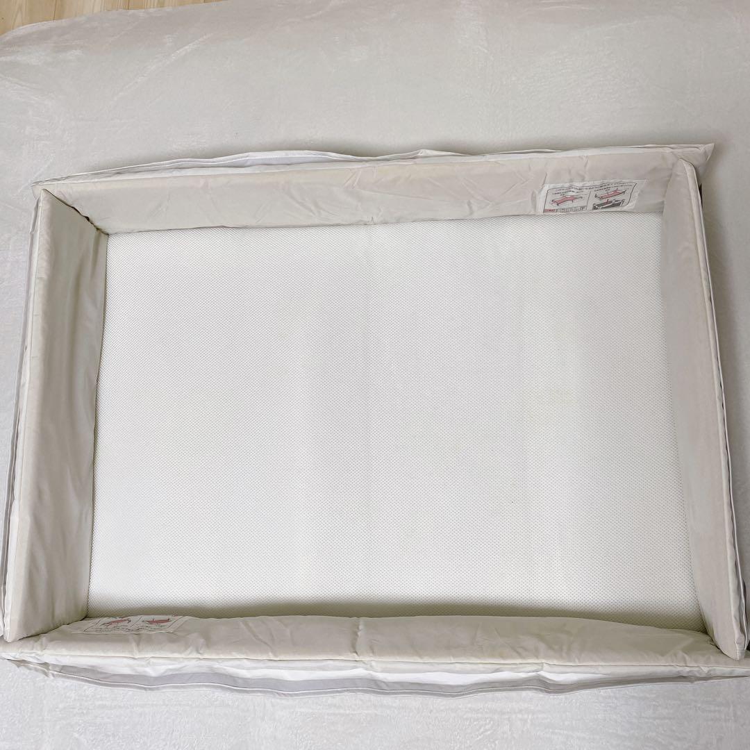 アップリカ　ココネルエアーAB　グレー　ホワイト　ベビーベッド　ベビーサークル