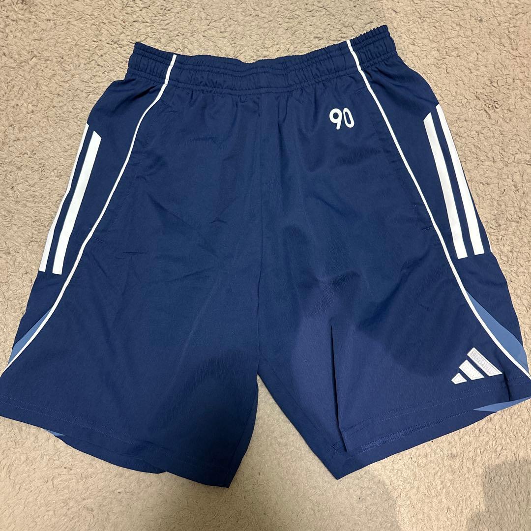 adidas ネイビー 半袖シャツとショートパンツ セット 90