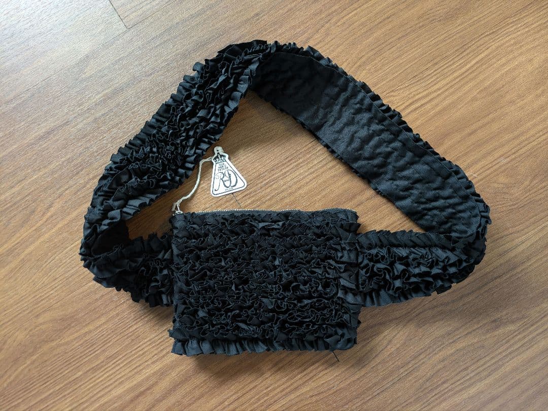 未使用 R&D.M.CO- Ecru et pousse フリルボディバッグ