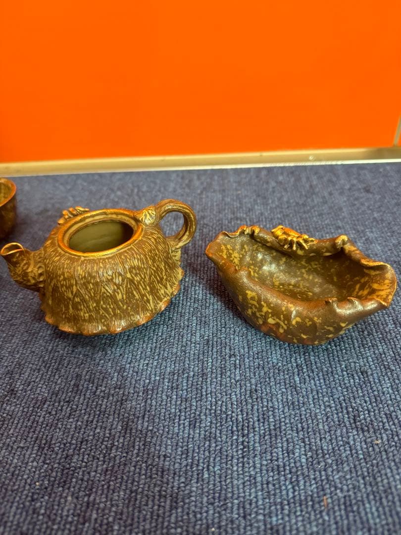 1684備前焼？　蓮に蟹細工　茶器セット　湯呑1客　湯冷し1客　湯呑5客　茶櫃付