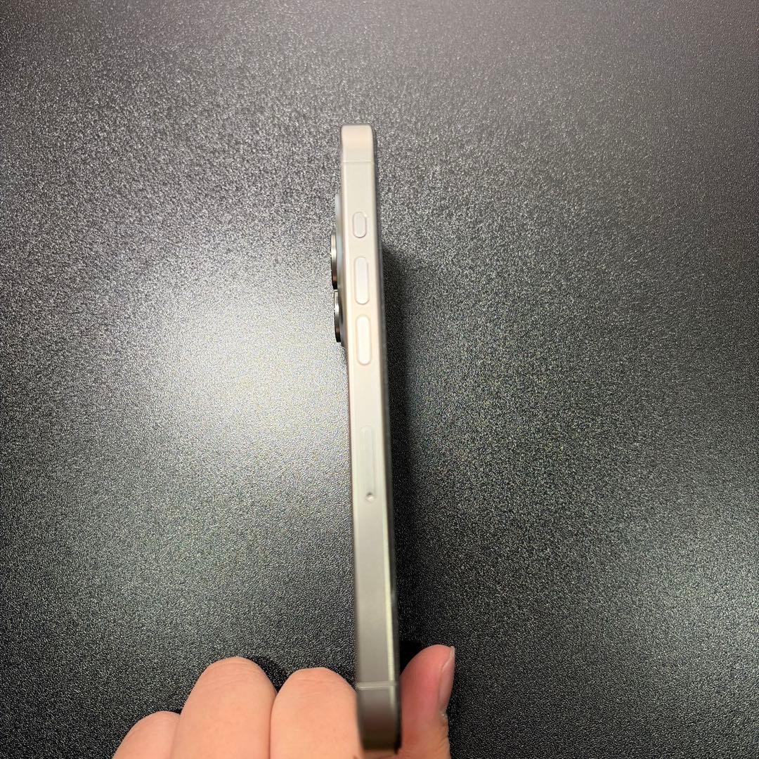 Apple iPhone 15 pro ナチュラルチタニウム 256gb