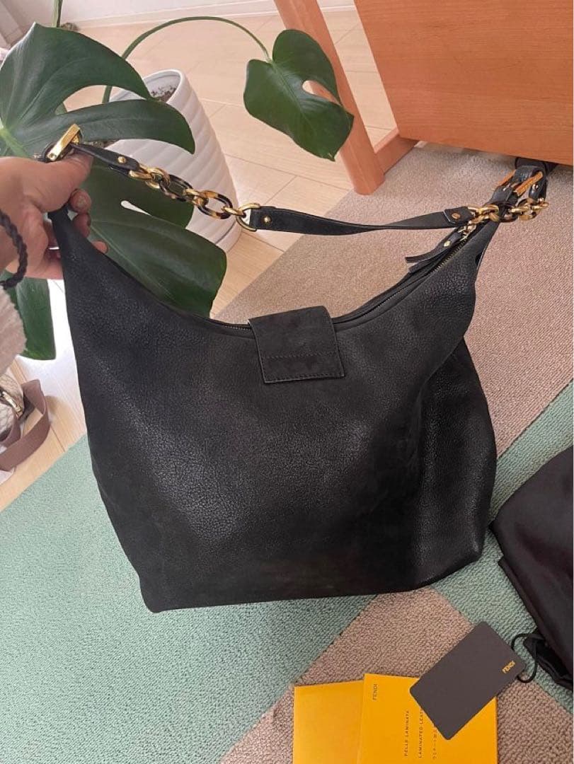 KOBAMI　FENDI マンマバケット スエードバック ショルダーバッグ