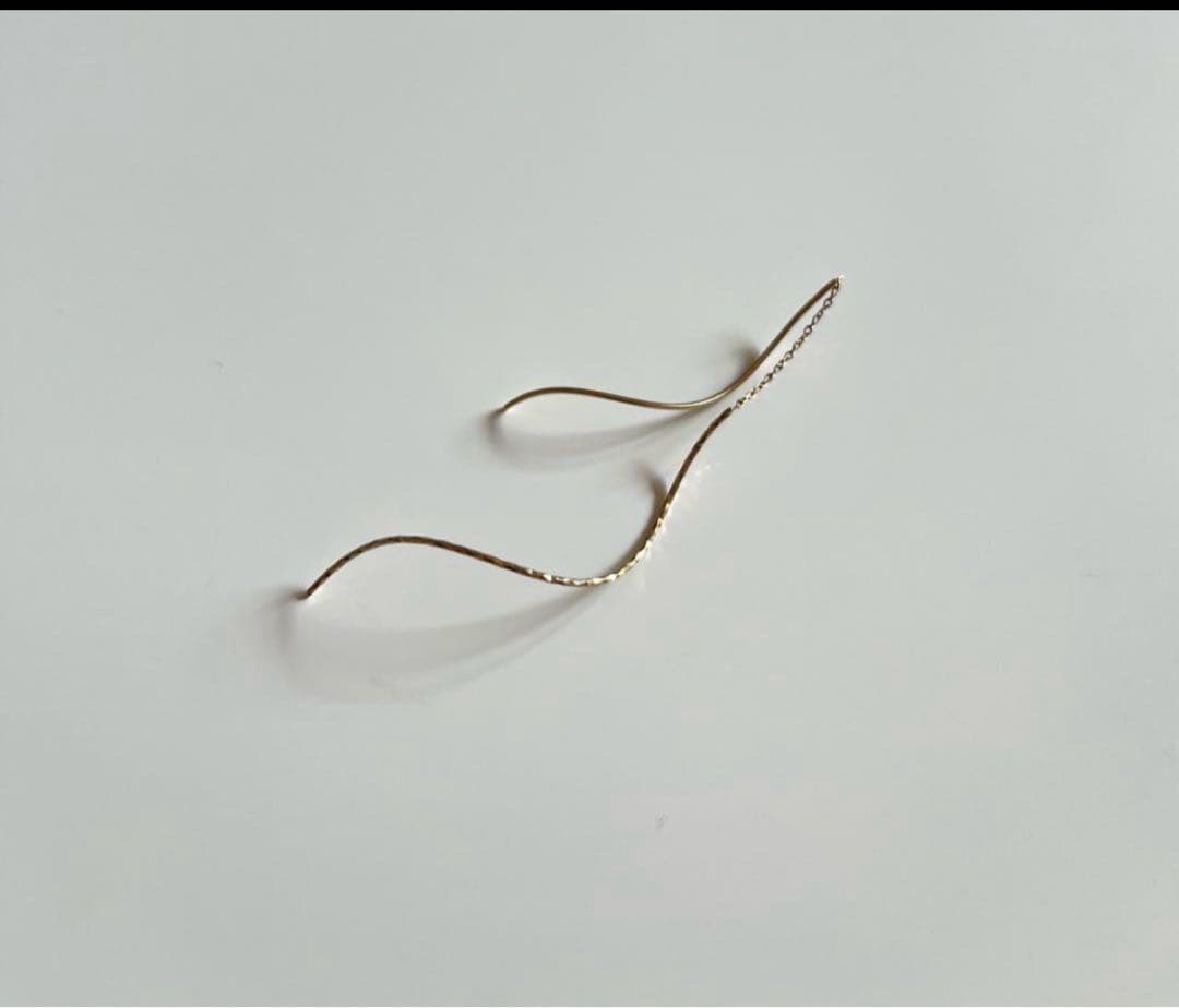 ココシュニックポリッシュミラーカットチェーンピアス片耳¥81400ヒロタカete