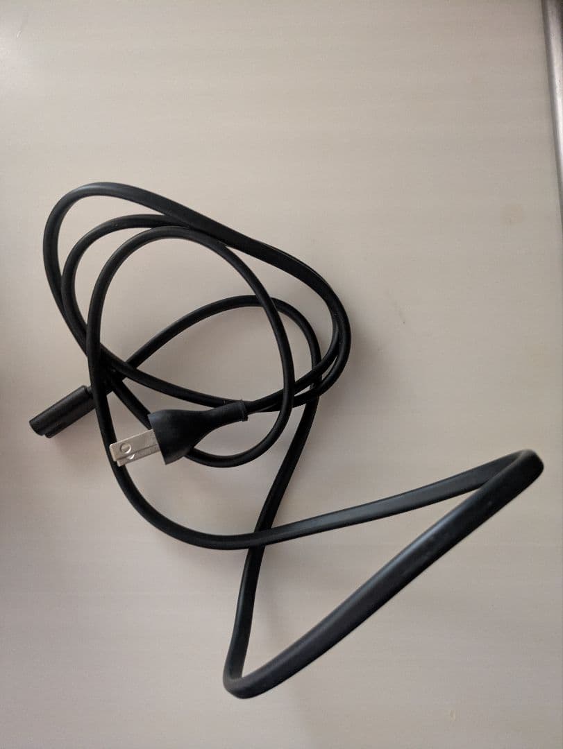 Apple TV4K WiFiモデル64GB 本体、電源ケーブル(リモコンなし)