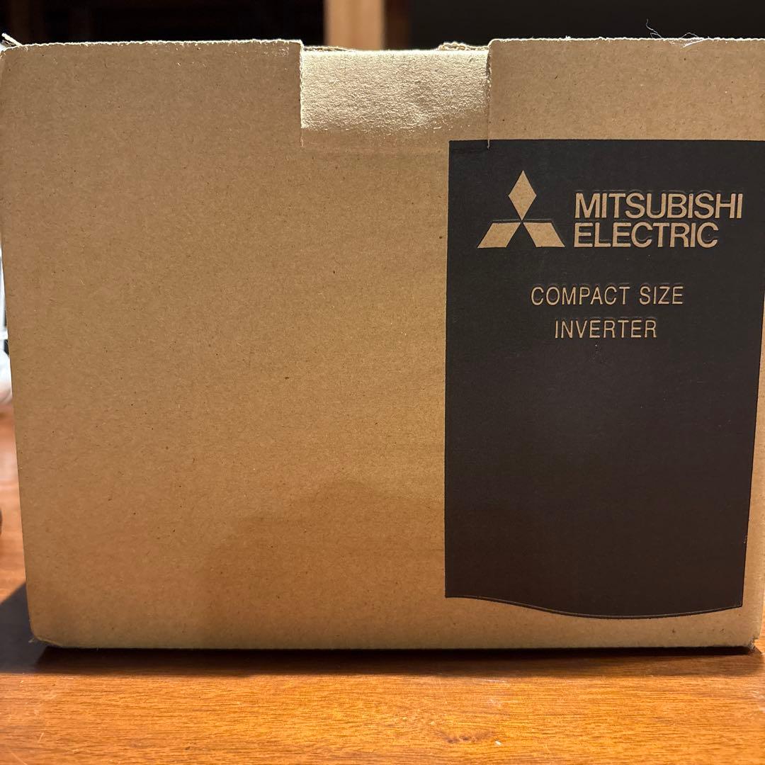三菱電機　コンパクトサイズインバーター　FR-D720-2.2K