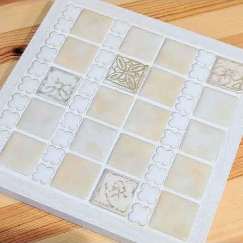 ルクルーゼ20cm鍋　変え鍋ツマミ　タイル鍋敷き　鍋つかみ　おまけ付き