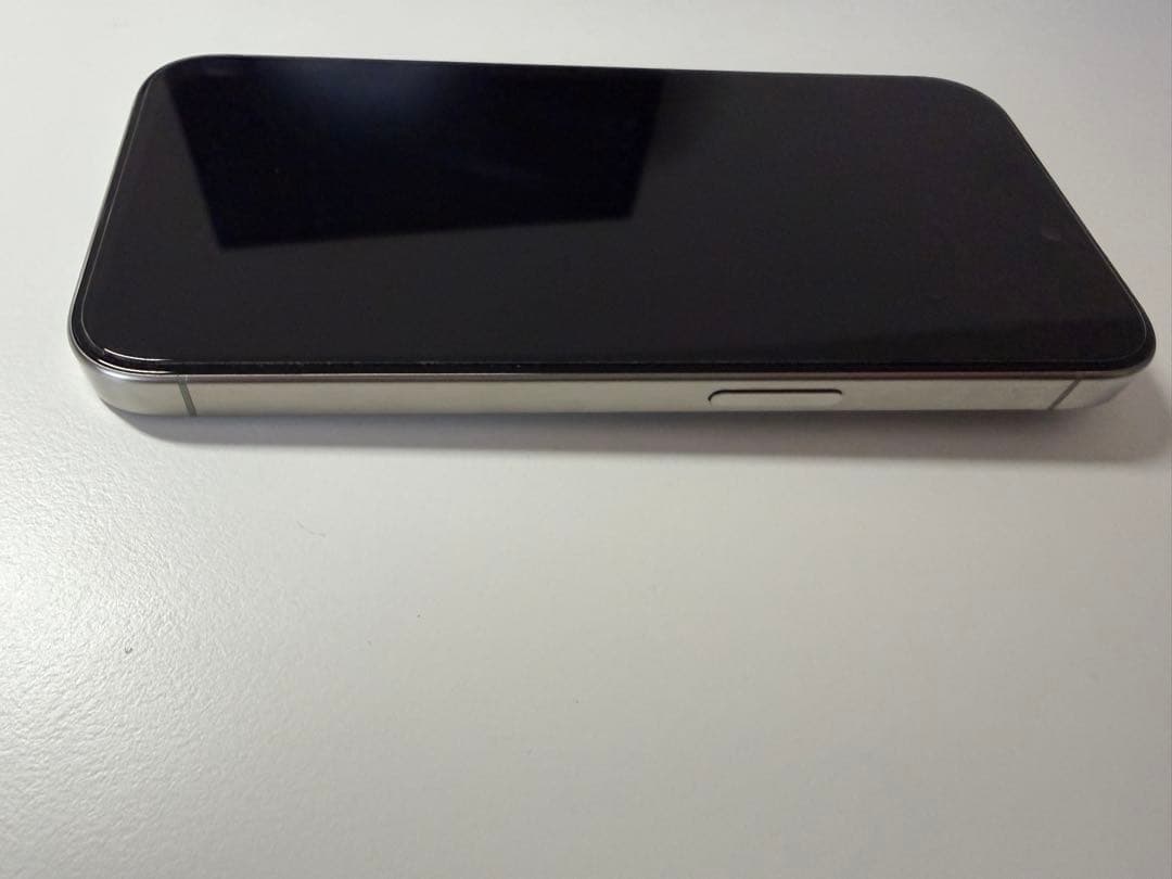 【美品】iPhone 15 Pro 256GB / PITAKA付