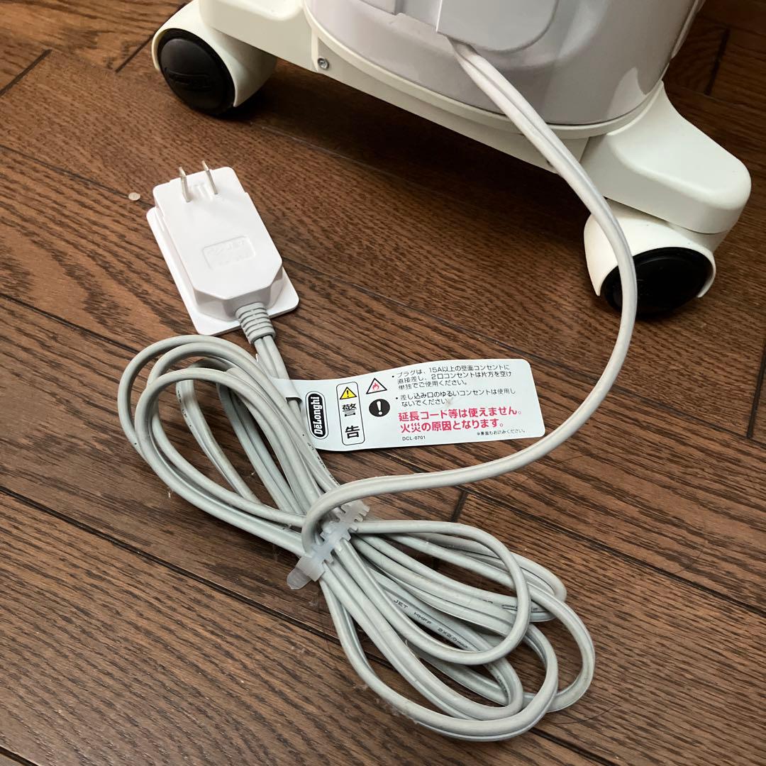 美品　デロンギ オイルヒーター RHJ65L0915  数回使用