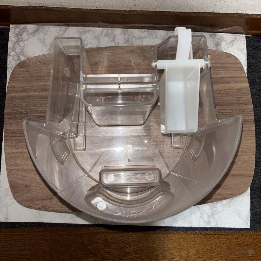 【2018年製】コロナ　コンプレッサー式衣類除湿乾燥機　CD-P63A