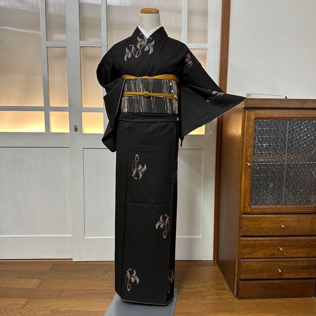 大島紬　袷　正絹　東京ますいわ屋　黒　地空き　植物飛び柄　身丈155.5裄63