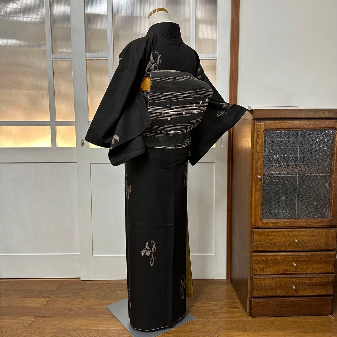 大島紬　袷　正絹　東京ますいわ屋　黒　地空き　植物飛び柄　身丈155.5裄63