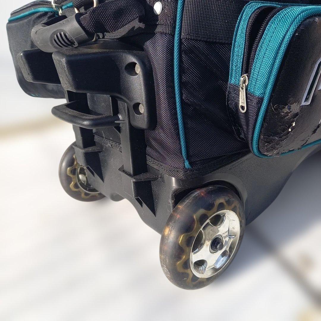 ABSブランドの「PRO-am」ボウリングバッグ（キャスター付き）