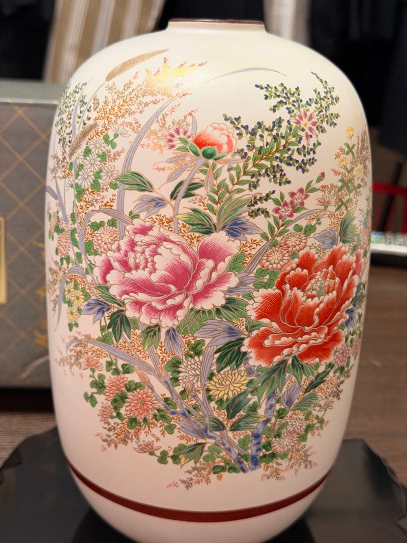 花柄陶器花瓶（台付き）