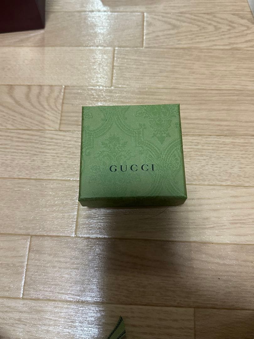 GUCCIピアス