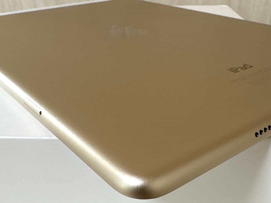 美品 iPad Air2 第2世代 128GB au