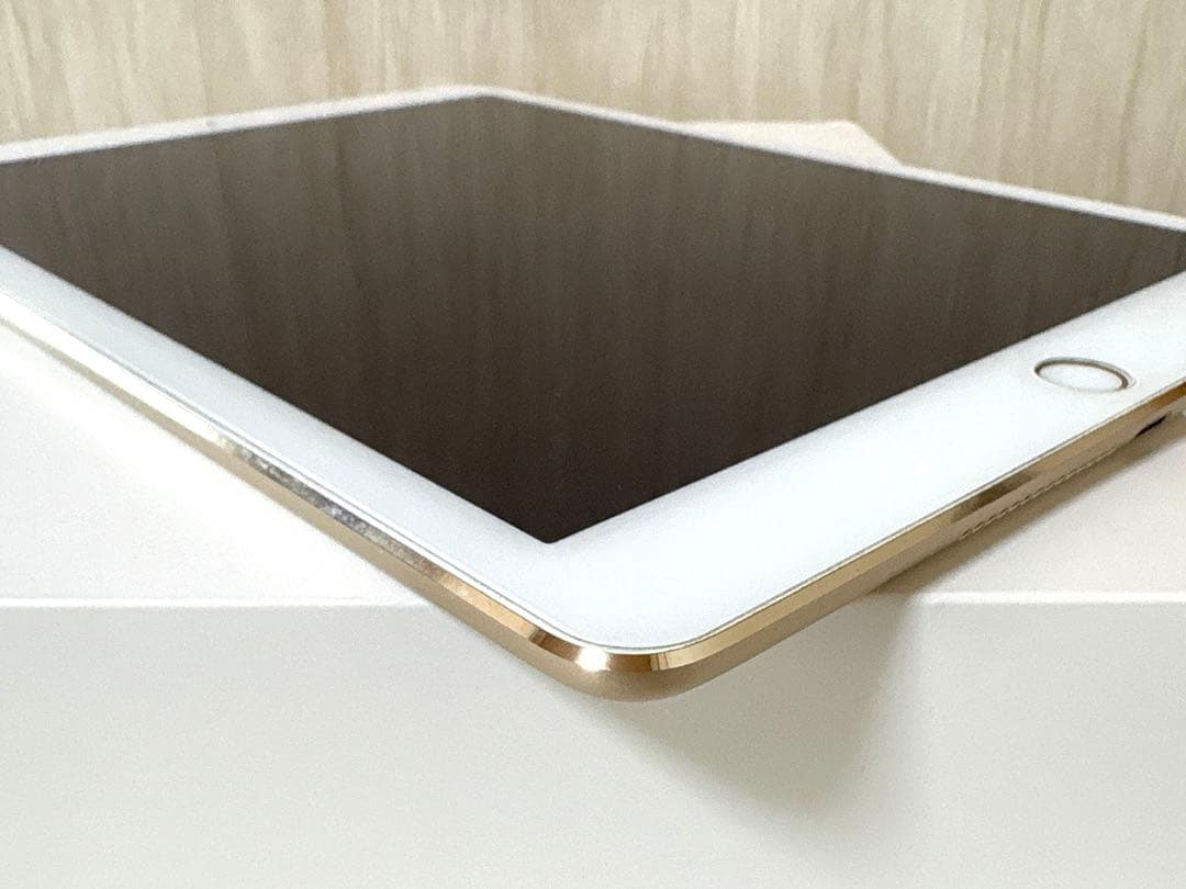 美品 iPad Air2 第2世代 128GB au