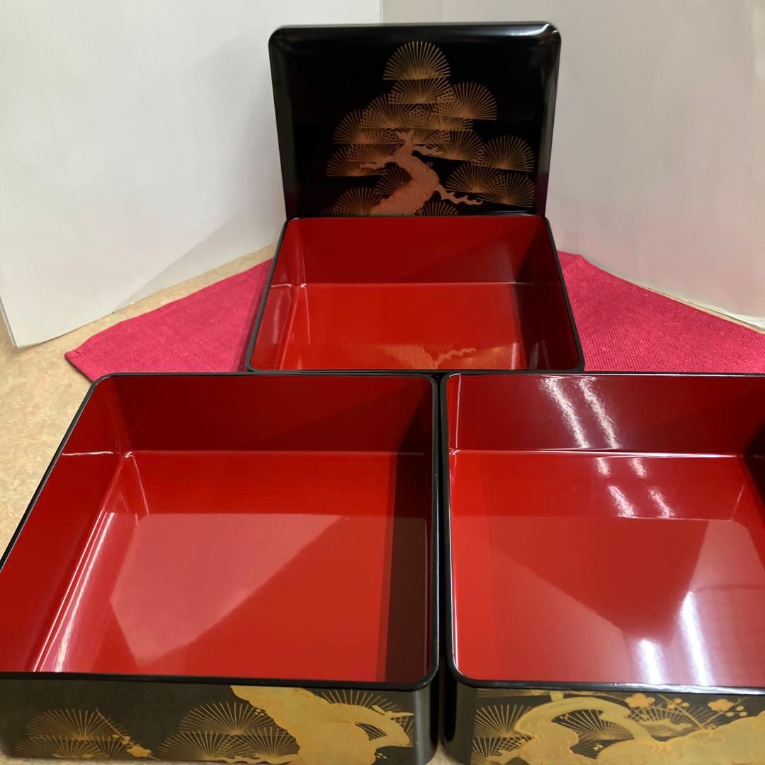 お値下げしました。会津塗黒金老松松竹梅3段重箱