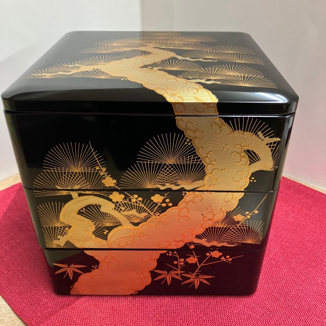 お値下げしました。会津塗黒金老松松竹梅3段重箱