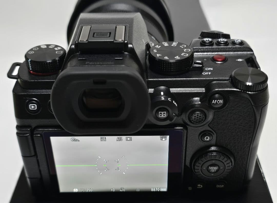 LUMIX DC-S5M2W ダブルレンズキット 【美品/低ショット1108回】